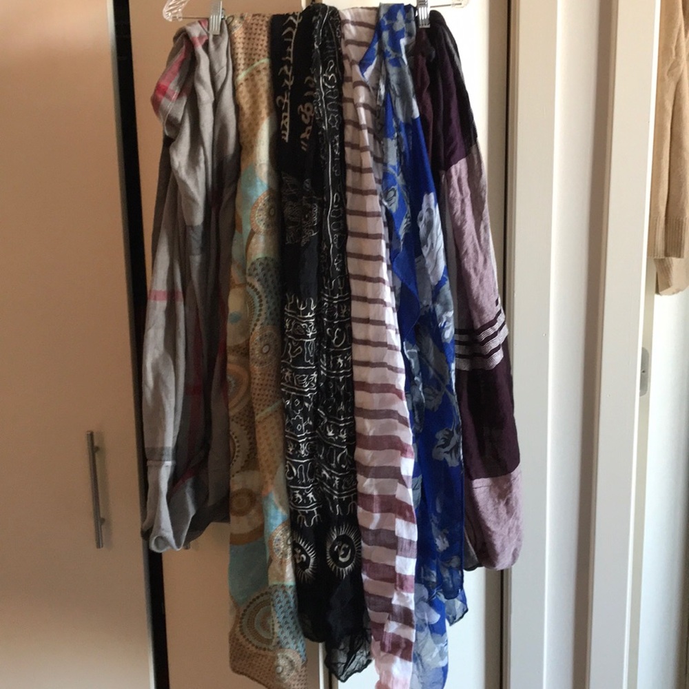 Bundle o’ scarves